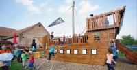 /album/fotogalerie-heroland-zeme-her/velka-drevena-piratska-lod-jpg/